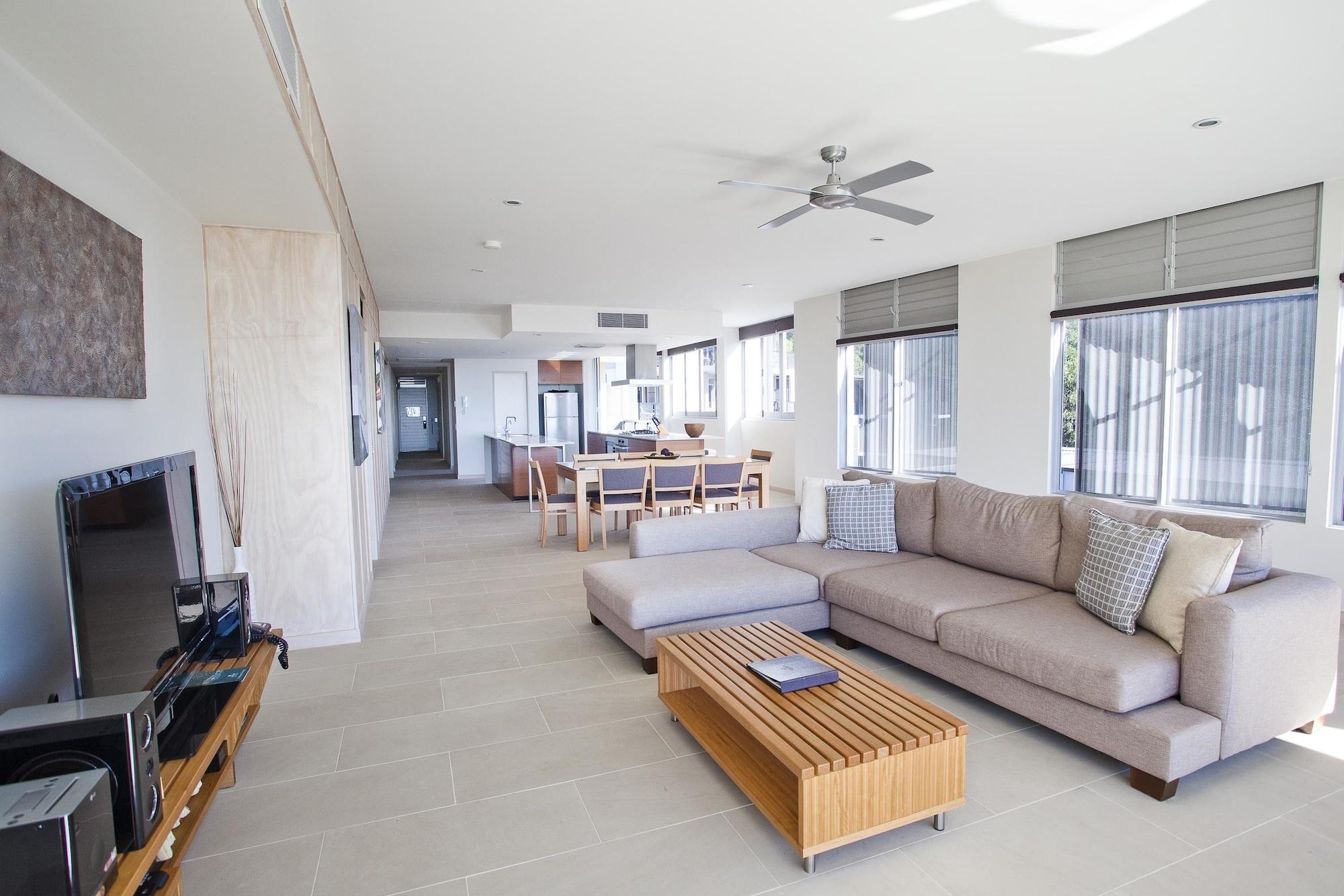 Peppers Noosa Resort And Villas Zewnętrze zdjęcie A living room in a modern house